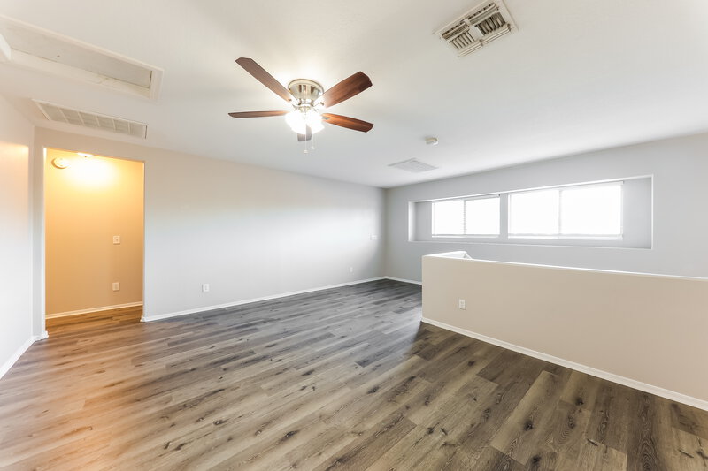 2,520/Mo, 8027 W Mission Lane Peoria, AZ 85345 Family Room View 2
