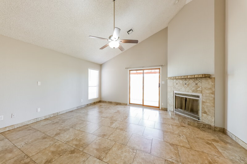 2,285/Mo, 19017 N 6th St Phoenix, AZ 85024 Living Room View