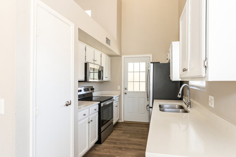 2,120/Mo, 190 S Los Feliz Dr Chandler, AZ 85226 Kitchen View