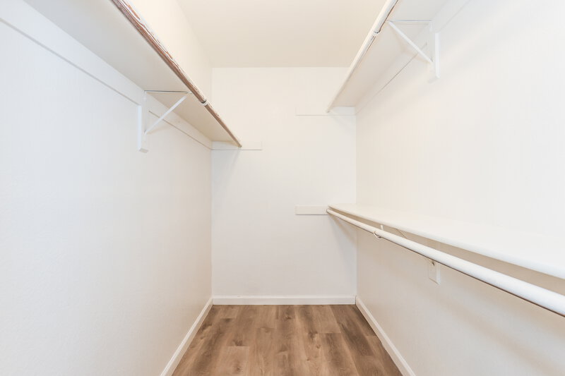 2,120/Mo, 190 S Los Feliz Dr Chandler, AZ 85226 Walk In Closet View