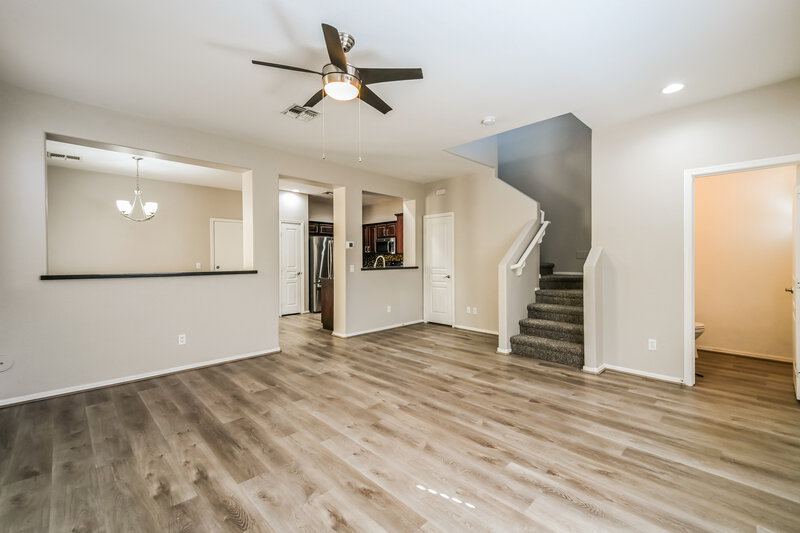 1,895/Mo, 7032 S 7th Ln Phoenix, AZ 85041 Living Room View