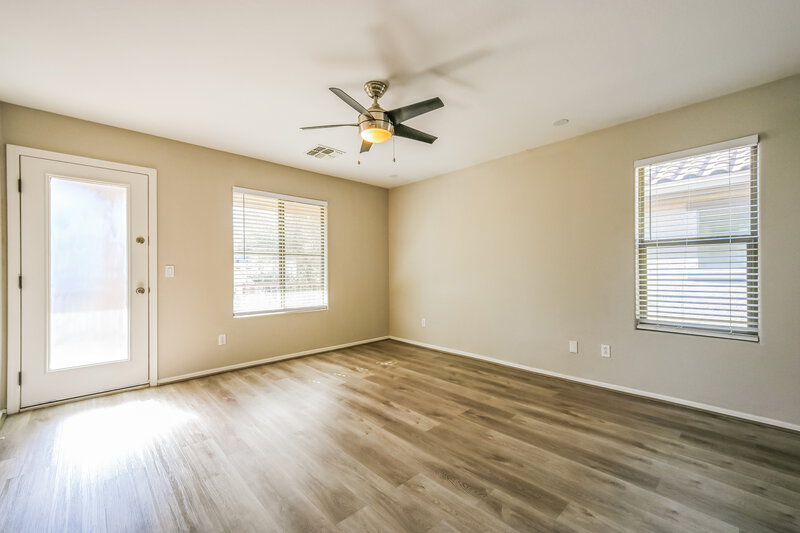 1,895/Mo, 7032 S 7th Ln Phoenix, AZ 85041 Main Bedroom View