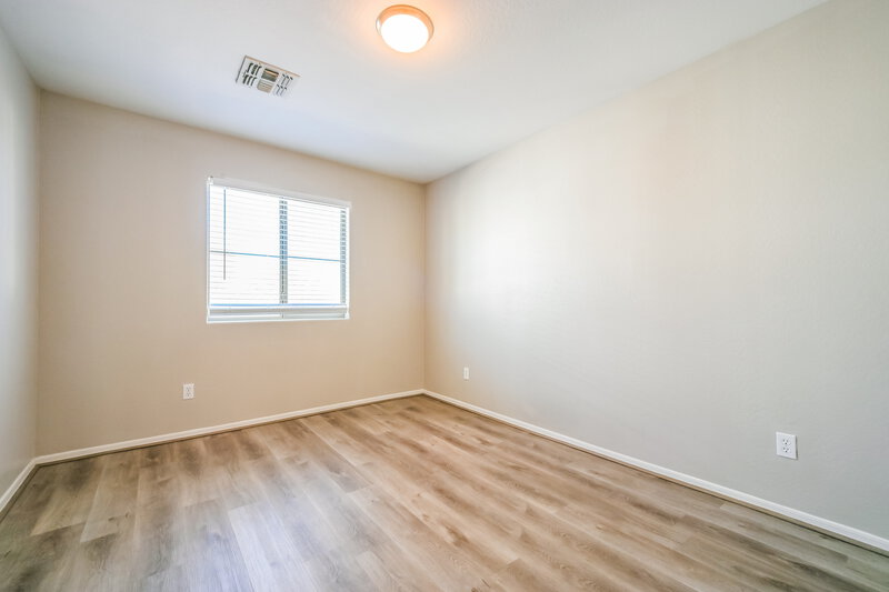 1,895/Mo, 7032 S 7th Ln Phoenix, AZ 85041 Bedroom View 2