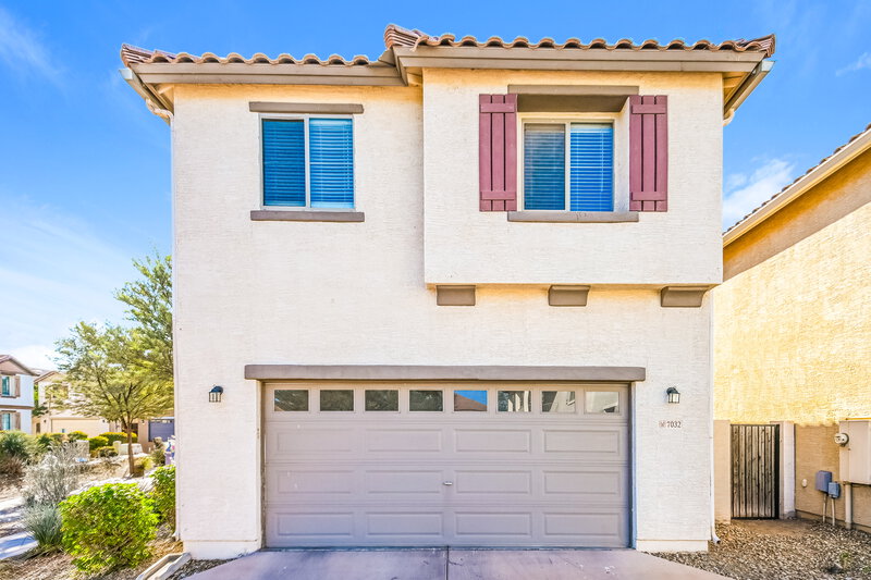 1,895/Mo, 7032 S 7th Ln Phoenix, AZ 85041 Rear View