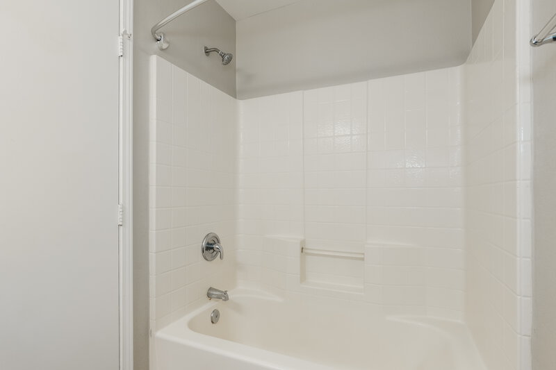 1,925/Mo, 16104 W Jefferson St Goodyear, AZ 85338 Bathroom View