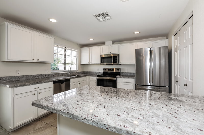 2,210/Mo, 2123 N Longmore Street Chandler, AZ 85224 Kitchen View 3