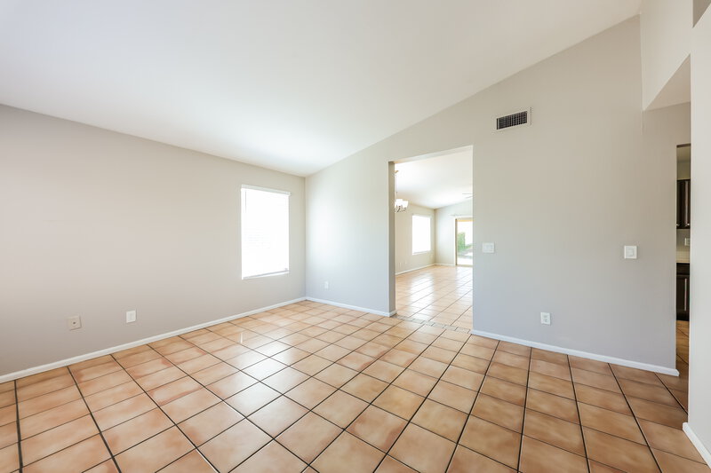 1,850/Mo, 10727 W Calle Del Sol Phoenix, AZ 85037 Living Room View