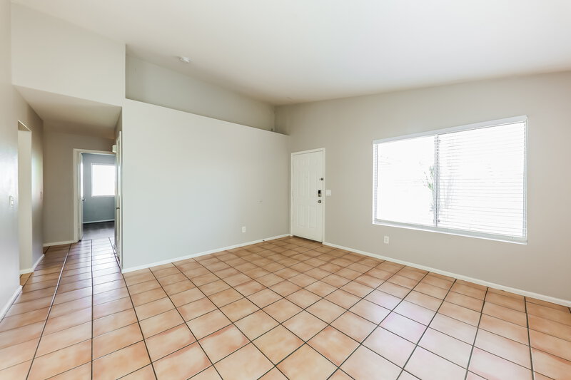 1,850/Mo, 10727 W Calle Del Sol Phoenix, AZ 85037 Living Room View 2