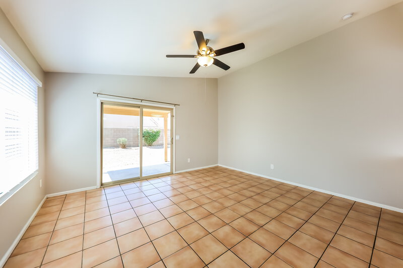 1,850/Mo, 10727 W Calle Del Sol Phoenix, AZ 85037 Living Room View 3