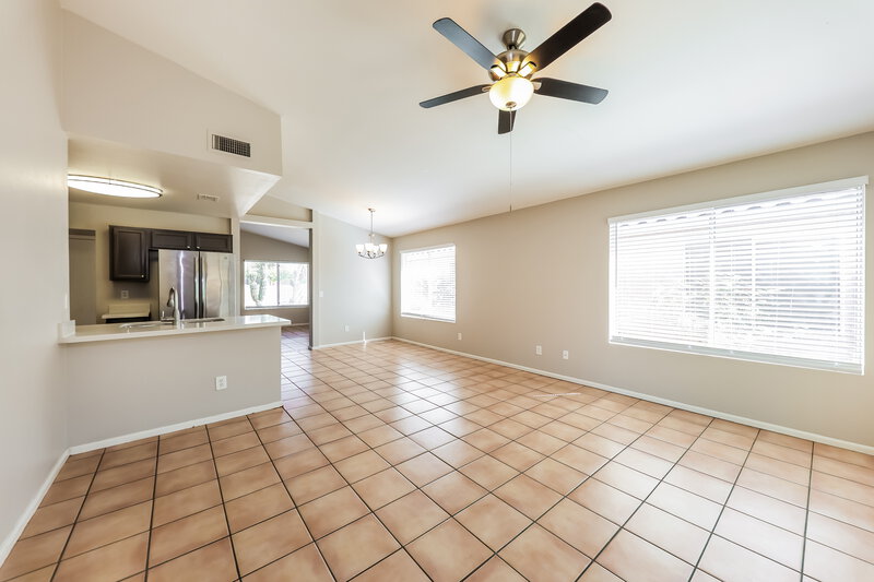 1,850/Mo, 10727 W Calle Del Sol Phoenix, AZ 85037 Living Room View 4