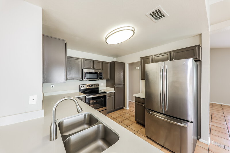 1,850/Mo, 10727 W Calle Del Sol Phoenix, AZ 85037 Kitchen View
