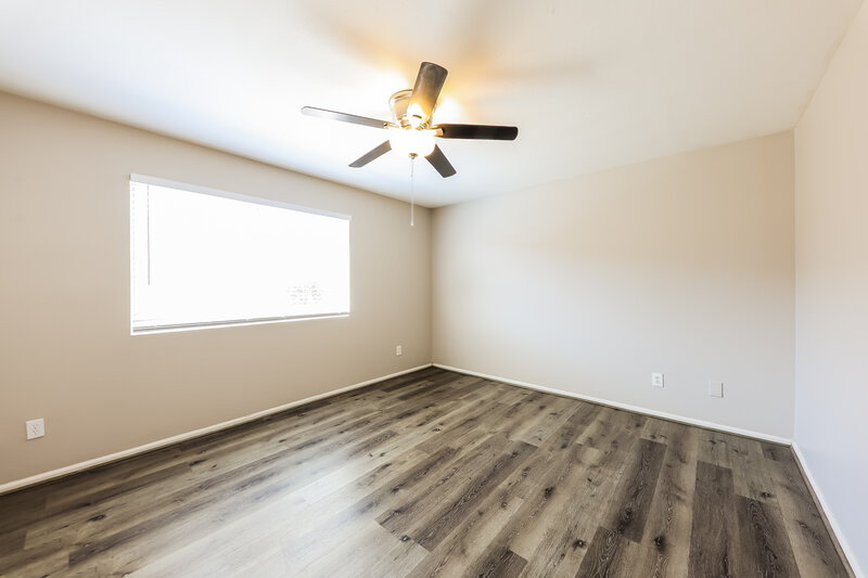 1,850/Mo, 10727 W Calle Del Sol Phoenix, AZ 85037 Main Bedroom View