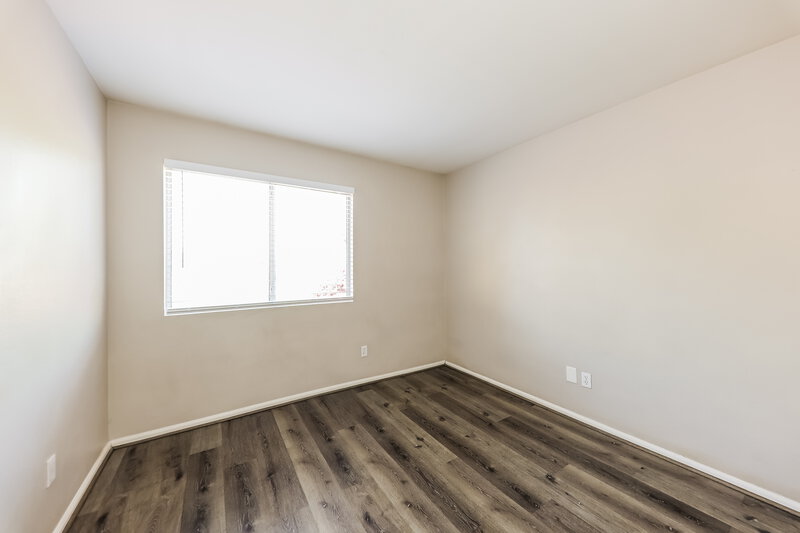 1,850/Mo, 10727 W Calle Del Sol Phoenix, AZ 85037 Bedroom View 2