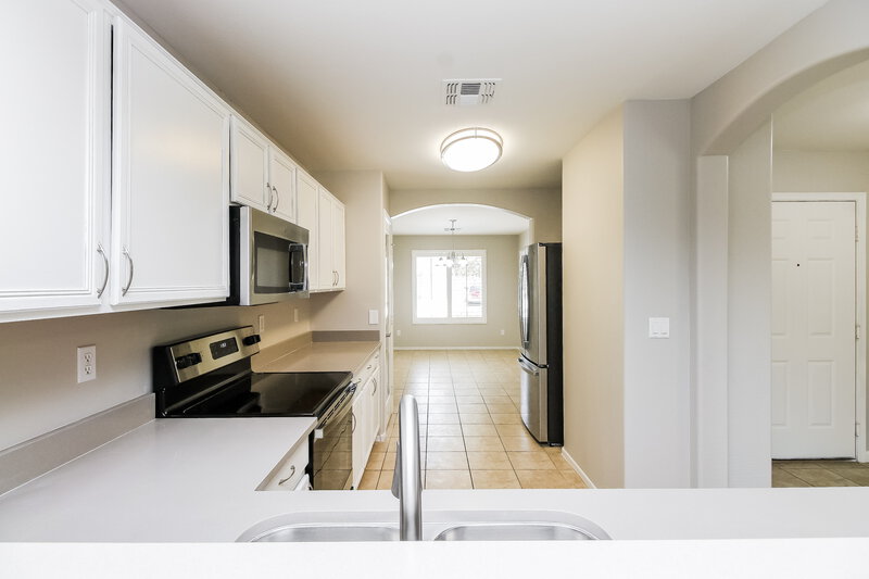 3,130/Mo, 21063 E Sonoqui Queen Creek, AZ 85142 Kitchen View 2