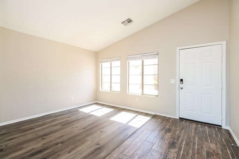 2,270/Mo, 1456 S Boulder St Unit C Gilbert, AZ 85296 Family Room View