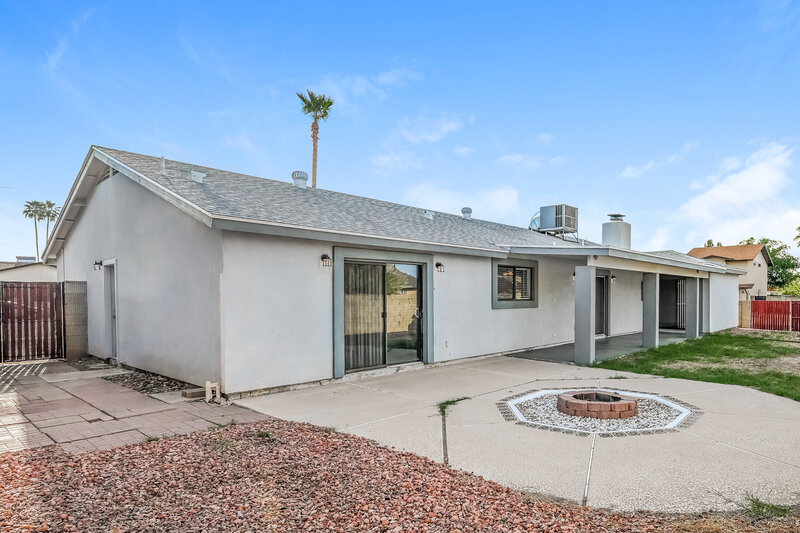 2,160/Mo, 11812 N 43rd Dr Glendale, AZ 85304 Rear View