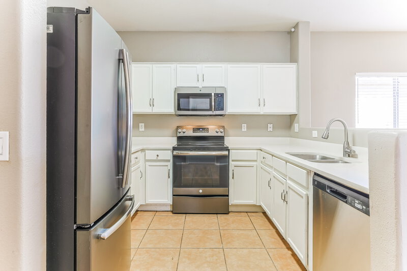 1,870/Mo, 30225 N Royal Oak Way San Tan Valley, AZ 85143 Kitchen View