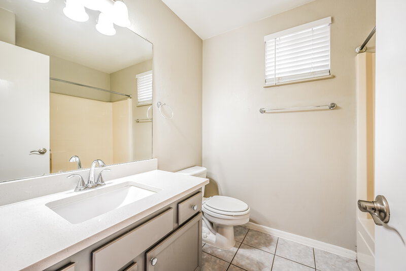 3,300/Mo, 1109 W Bluefield Avenue Phoenix, AZ 85023 Bathroom View