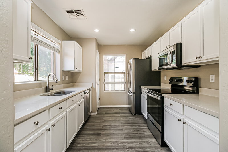 2,165/Mo, 2725 E Carol Ave Mesa, AZ 85204 Kitchen View