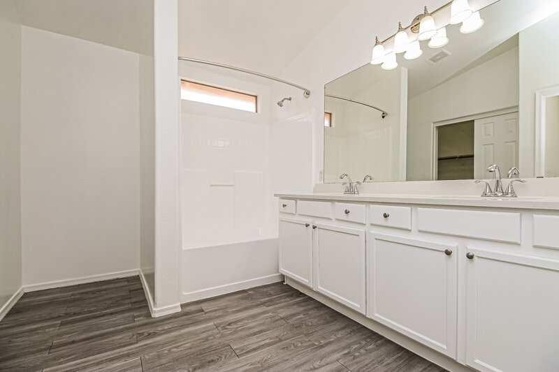 2,165/Mo, 2725 E Carol Ave Mesa, AZ 85204 Main Bathroom View