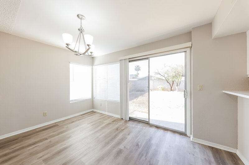 2,125/Mo, 5719 W Michigan Ave Glendale, AZ 85308 Dining Room View