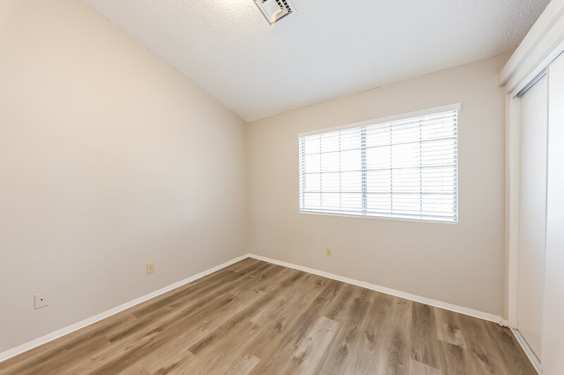 2,125/Mo, 5719 W Michigan Ave Glendale, AZ 85308 Bedroom View