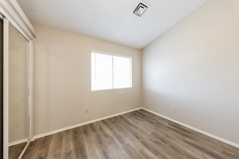 2,125/Mo, 5719 W Michigan Ave Glendale, AZ 85308 Bedroom View 2
