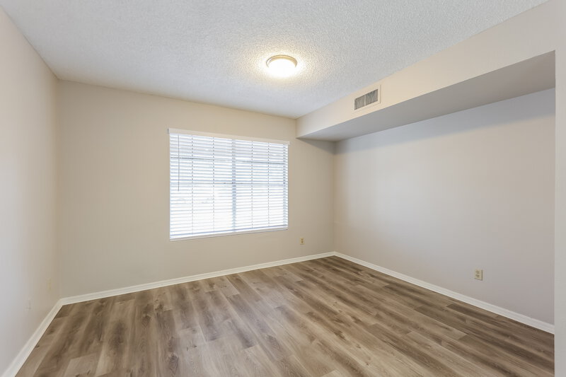 2,125/Mo, 5719 W Michigan Ave Glendale, AZ 85308 Bedroom View 3