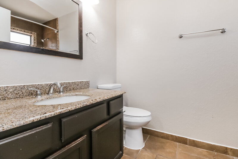 2,335/Mo, 1042 S Canal Dr Gilbert, AZ 85296 Main Bathroom View