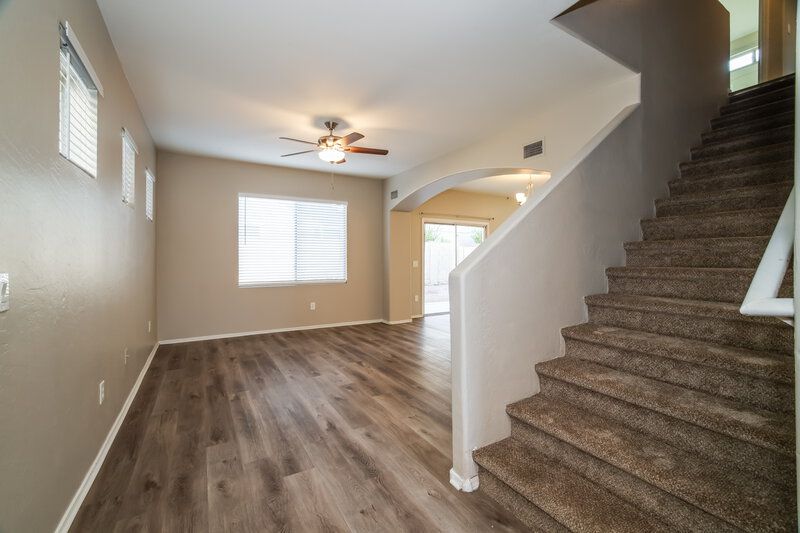 2,210/Mo, 4025 W Park St Phoenix, AZ 85041 Living Room View
