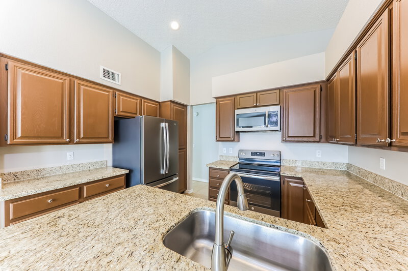 2,030/Mo, 5209 N 78th Dr Glendale, AZ 85303 Kitchen View