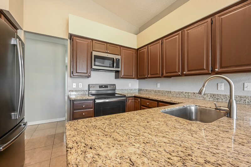 1,980/Mo, 5209 N 78th Dr Glendale, AZ 85303 Kitchen View