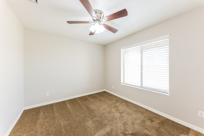 2,030/Mo, 5209 N 78th Dr Glendale, AZ 85303 Bedroom View 2
