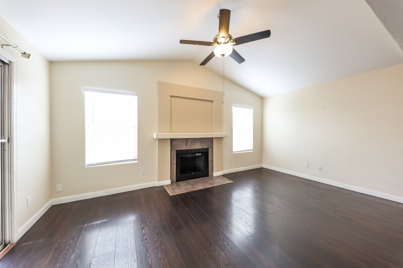 2,055/Mo, 1111 W Wagoner Rd Phoenix, AZ 85023 Family Room View