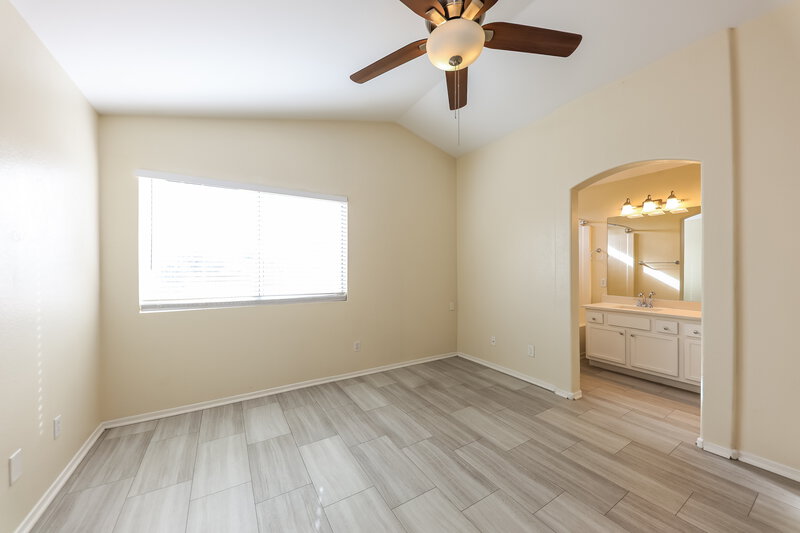 2,055/Mo, 1111 W Wagoner Rd Phoenix, AZ 85023 Main Bedroom View
