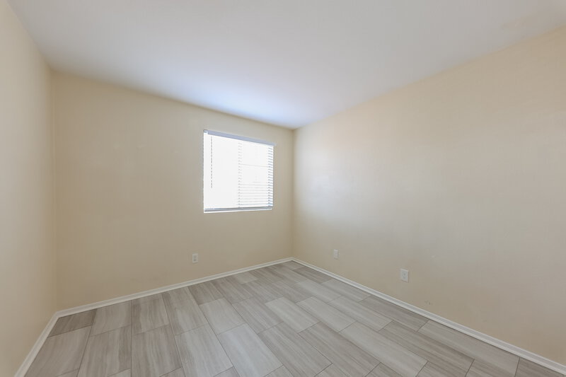 2,055/Mo, 1111 W Wagoner Rd Phoenix, AZ 85023 Bedroom View 2