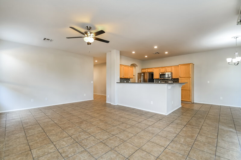 2,120/Mo, 3322 N 126th Dr Avondale, AZ 85392 Living Room View