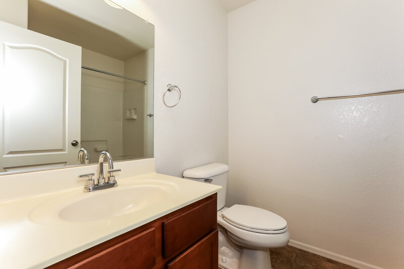 2,620/Mo, 1126 E Daniella Dr San Tan Valley, AZ 85140 Bathroom View