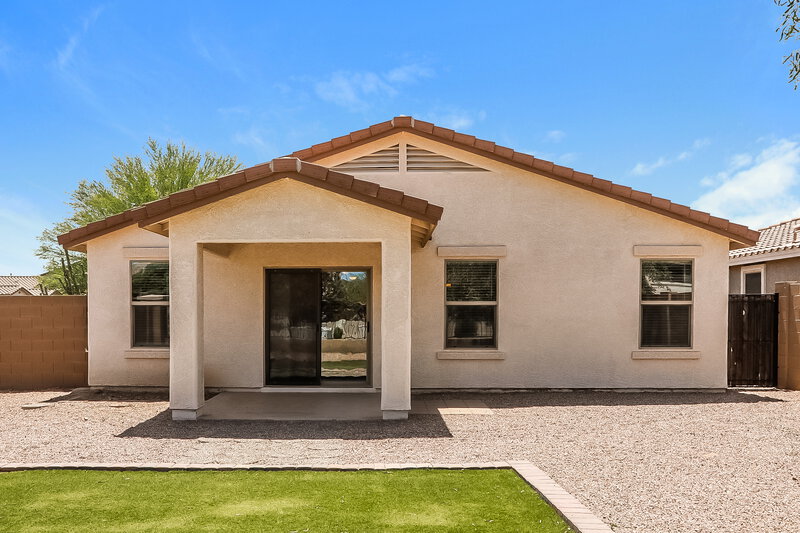 2,620/Mo, 1126 E Daniella Dr San Tan Valley, AZ 85140 Rear View