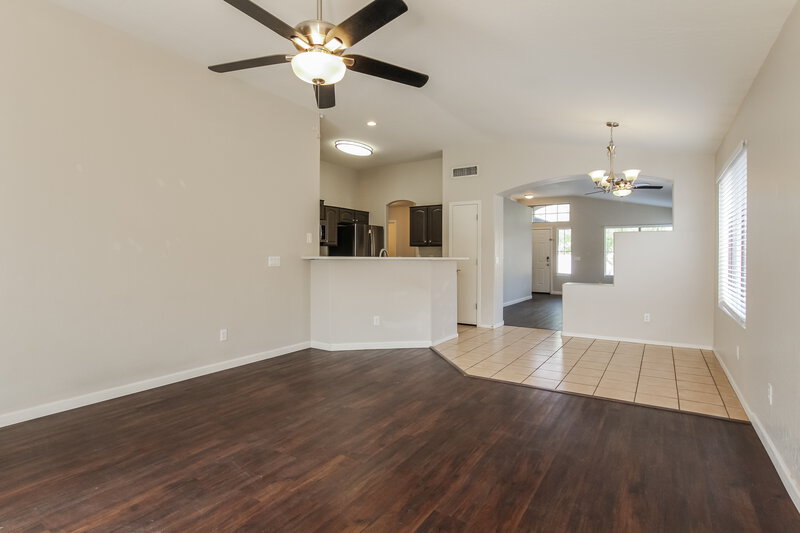 1,940/Mo, 1509 E Sunland Ave Phoenix, AZ 85040 Dining Room View 2