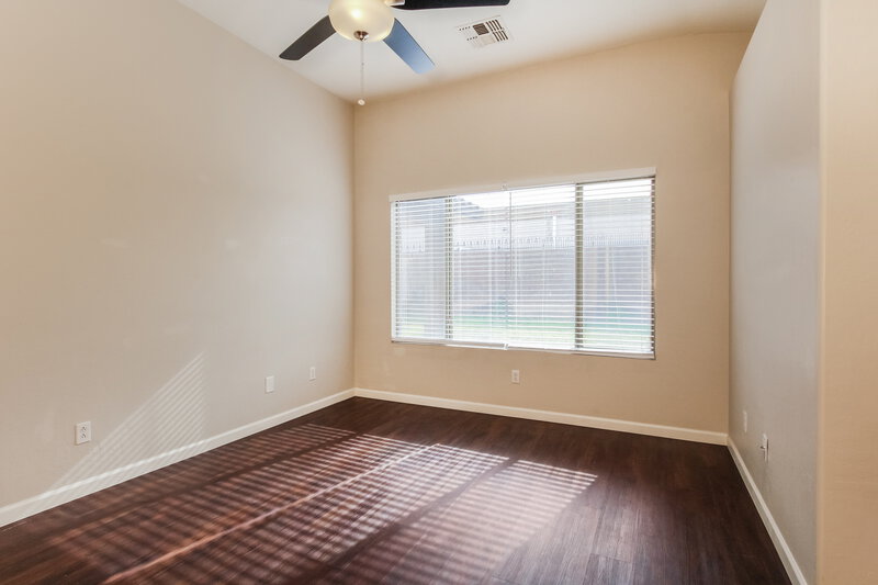 1,940/Mo, 1509 E Sunland Ave Phoenix, AZ 85040 Main Bedroom View