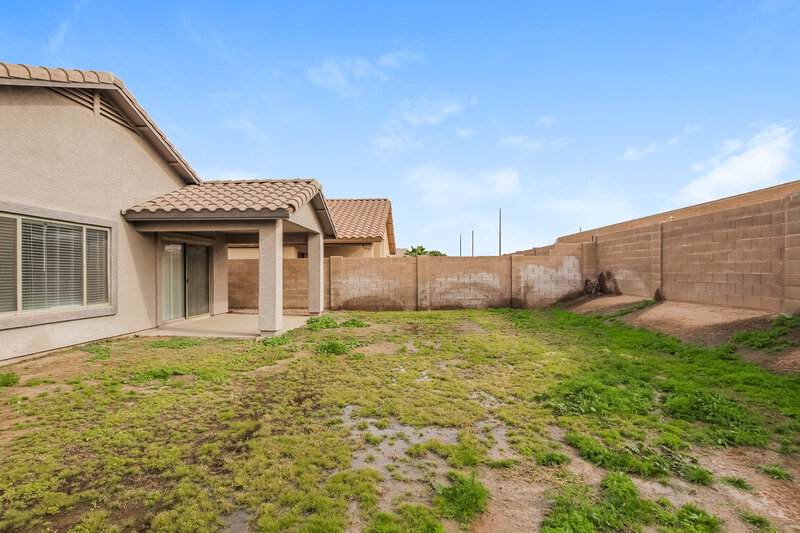 1,940/Mo, 1509 E Sunland Ave Phoenix, AZ 85040 Backyard View