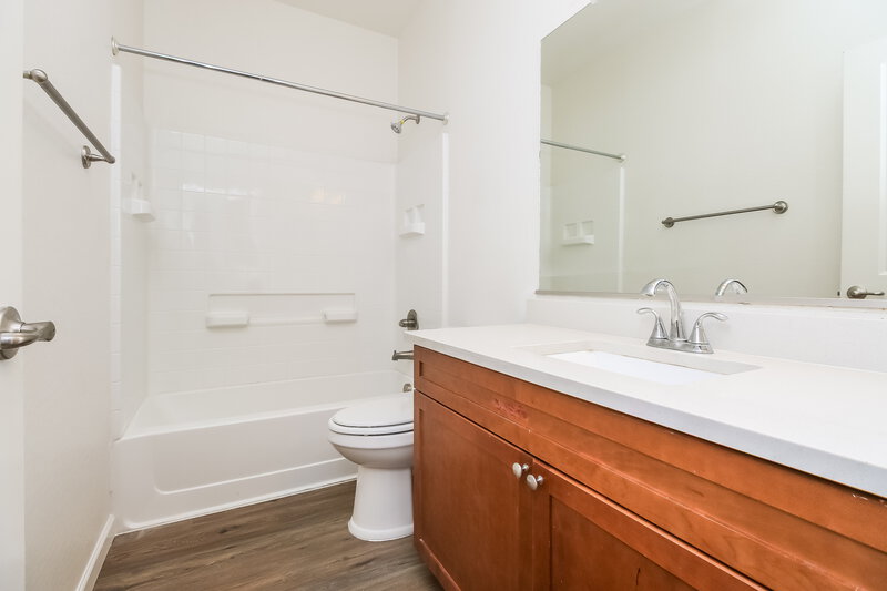 1,860/Mo, 1822 W Minton Street Phoenix, AZ 85041 Bathroom View