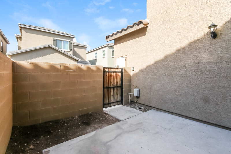 1,860/Mo, 1822 W Minton Street Phoenix, AZ 85041 Rear View