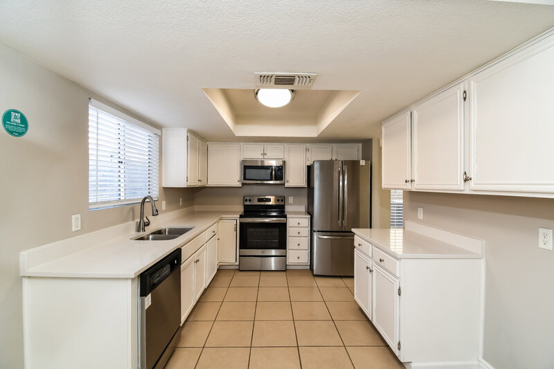 2,205/Mo, 1764 E Geronimo St Chandler, AZ 85225 Kitchen View 2