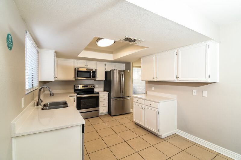 2,205/Mo, 1764 E Geronimo St Chandler, AZ 85225 Kitchen View 3