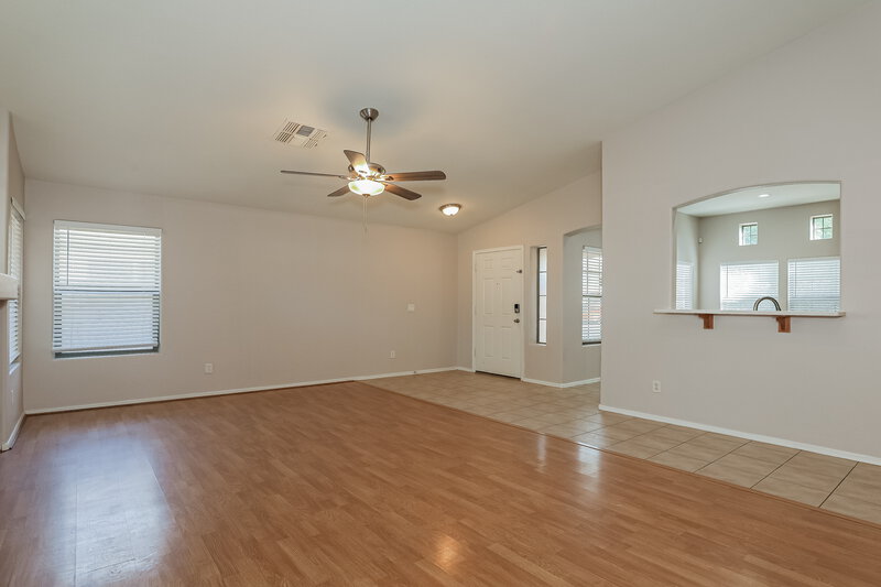1,775/Mo, 13928 N 133rd Lane Surprise, AZ 85379 Living Room View 2