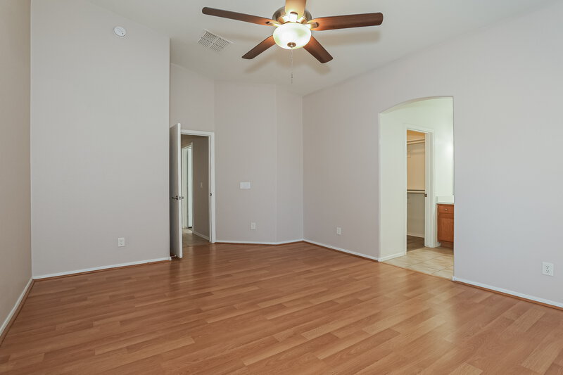 1,775/Mo, 13928 N 133rd Lane Surprise, AZ 85379 Main Bedroom View 2