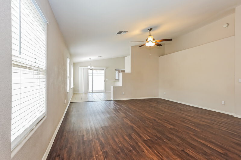 1,945/Mo, 20278 N 82nd Lane Peoria, AZ 85382 Living Room View