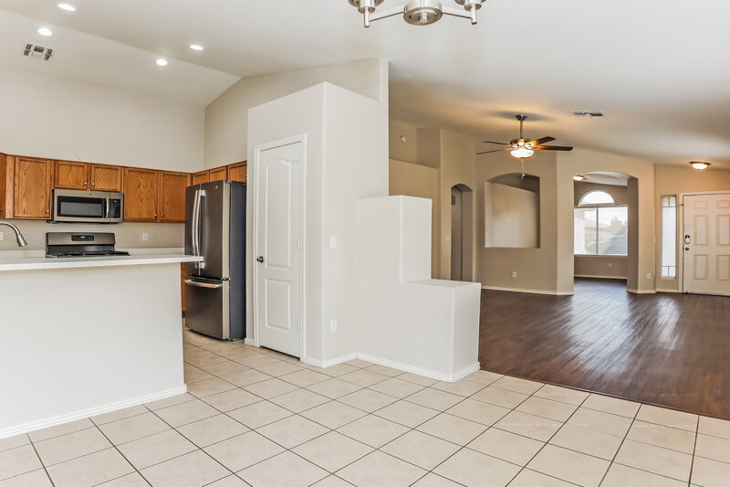 1,945/Mo, 20278 N 82nd Lane Peoria, AZ 85382 Dining Room View 2